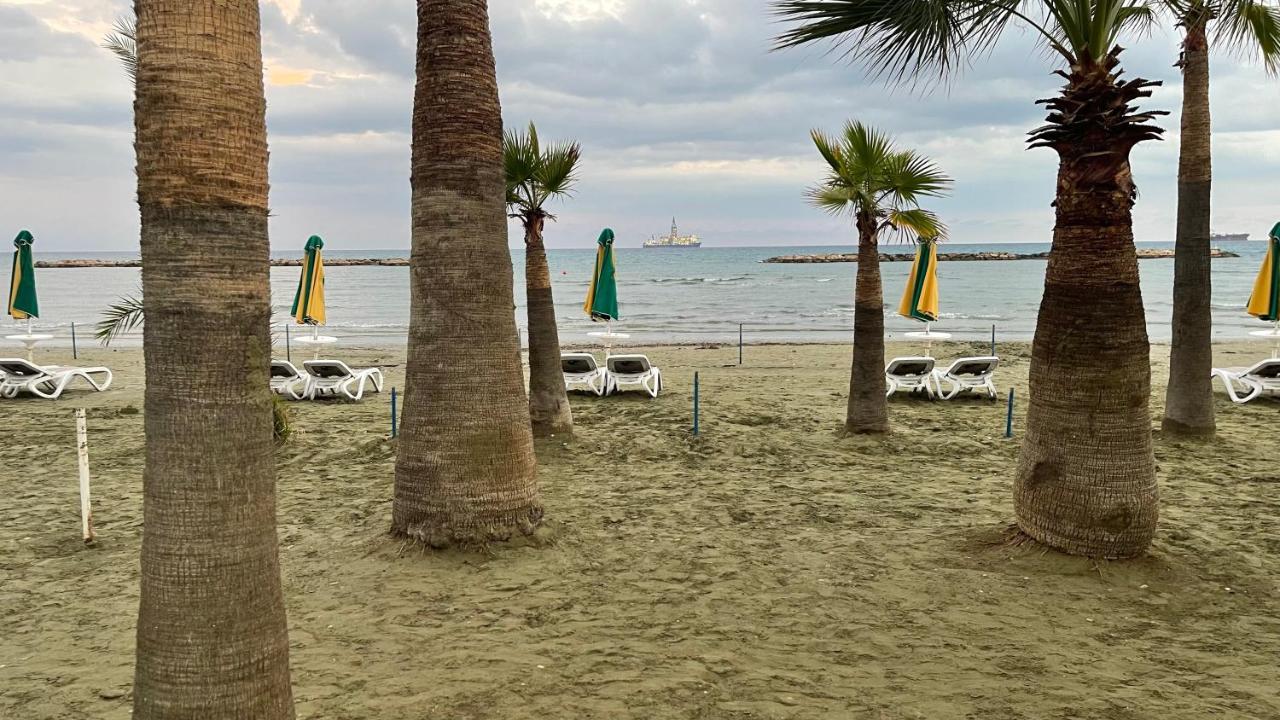 Beachfront Villa - Dasaki Larnaka Exterior foto